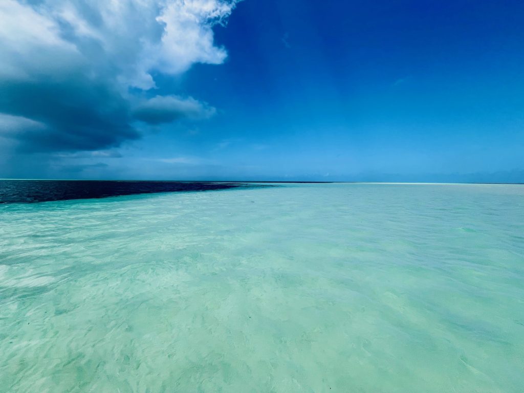 Best beaches in Bahamas - Island sandbar