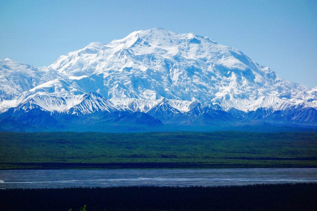 budget adventure travel in the U.S.
