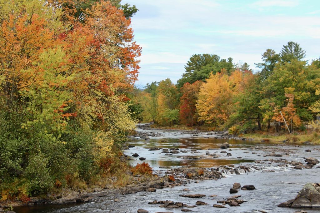budget fall vacations in the U.S.
